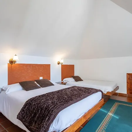 Casa Rectoral Entera Holiday home *