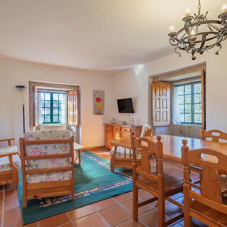 Casa Rectoral Entera * Tui