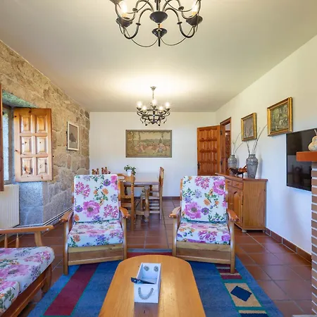 Casa Rectoral Entera トゥイ